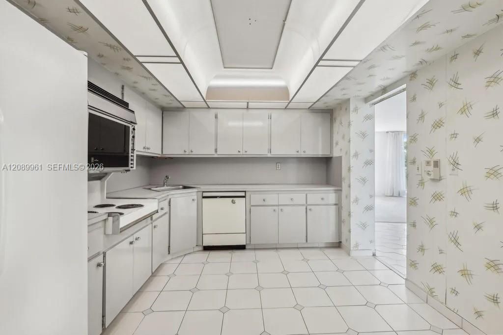 2150 Sans Souci Blvd, Unit C402, North Miami, FL 33181 Photo