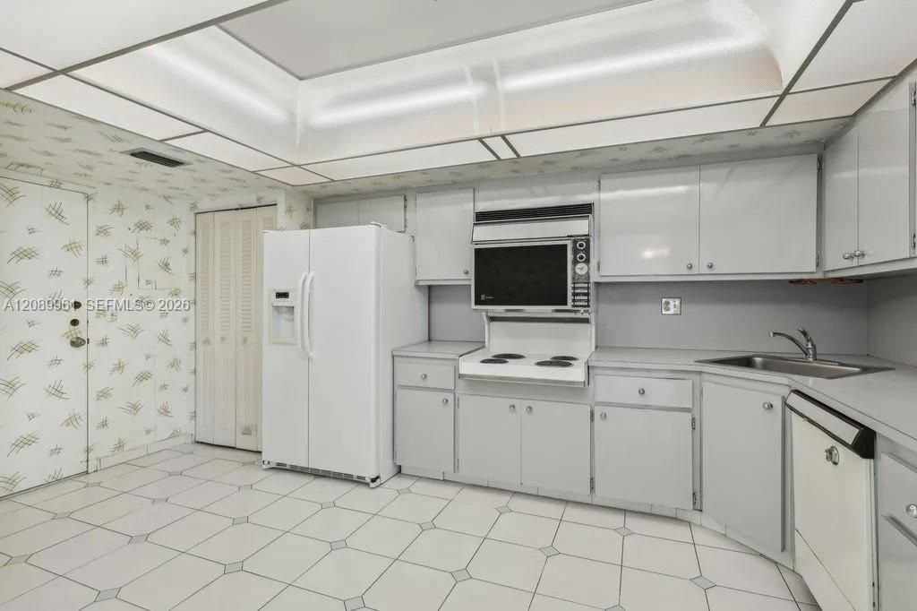 2150 Sans Souci Blvd, Unit C402, North Miami, FL 33181 Photo