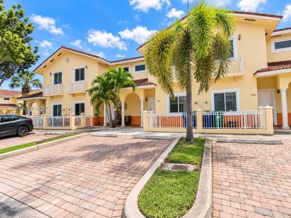 7464 NW 180th St , Hialeah, FL 33015