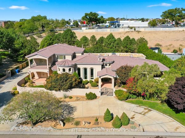 9415 Black Farm Lane NW, Albuquerque, NM 87114