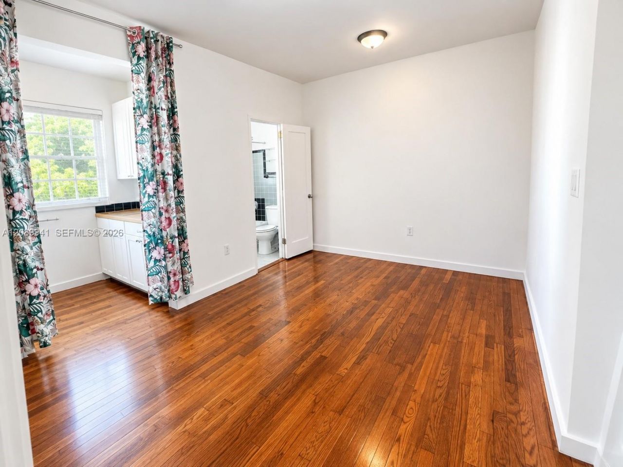 741 15th St, Unit 12, Miami Beach, FL 33139 Photo