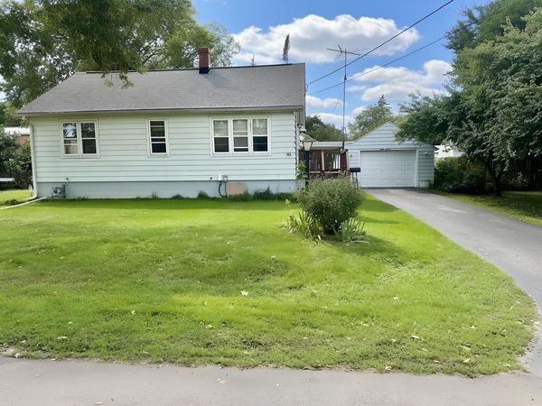816 Mitchell Street , Woodstock, IL 60098