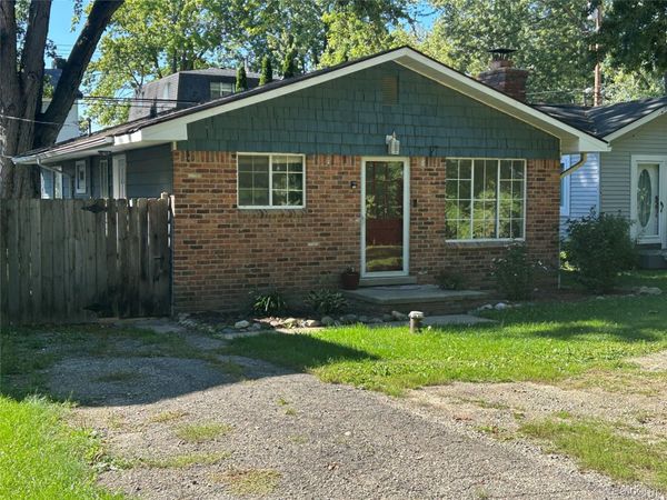 11511 Big Lake Road, Springfield Township, Mi 48350