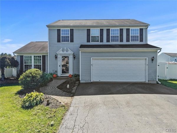5494 Ravensthorpe, Clay, NY 13041
