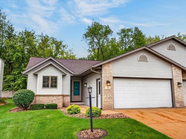 6 Village Homes Drive, Waunakee, WI 53597