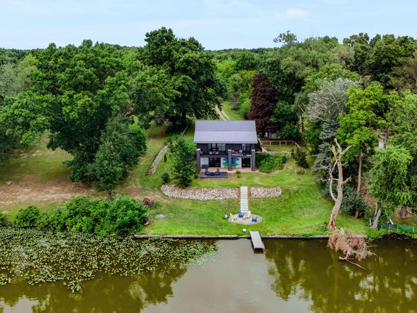 18729 S River Road, Three Rivers, MI 49093