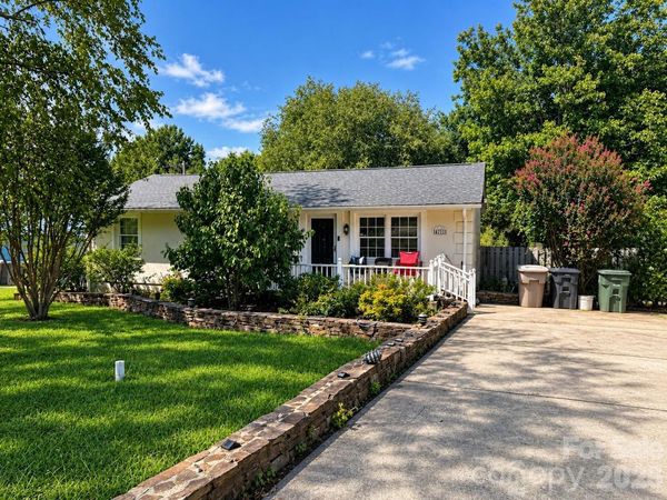 4711 Summit Avenue, Unit 4, Greensboro, NC 27405