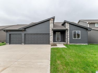 8954 S 21st Street, Bellevue, NE 68147