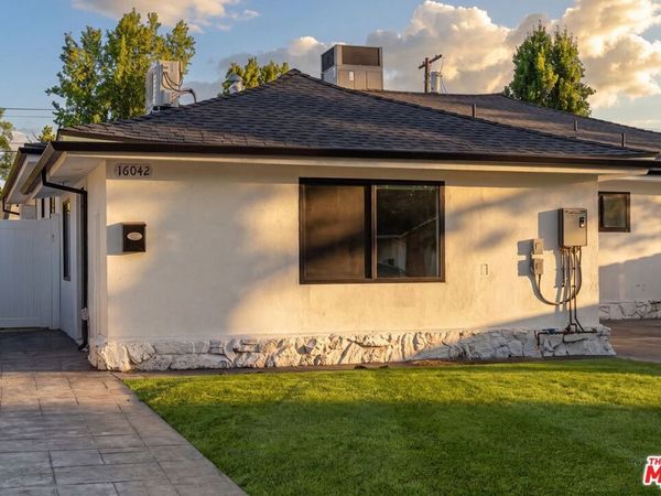 16042 Knapp Street, North Hills, CA 91343