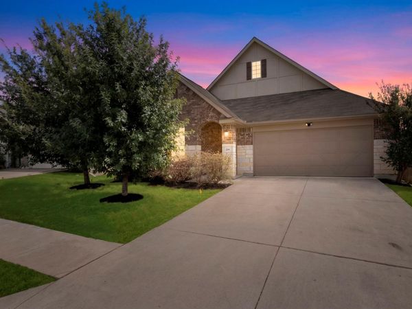 220 Algaroba LOOP, Buda, TX 78610