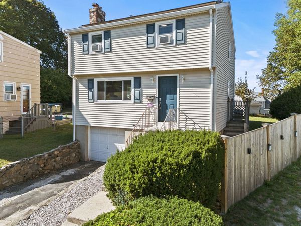 18 Thompson Ln, Lynn, MA 01904