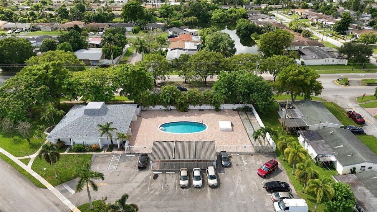 2294 NW 81st Terrace, Sunrise, FL 33322 Photo