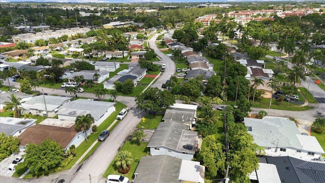 2294 NW 81st Terrace, Sunrise, FL 33322 Photo