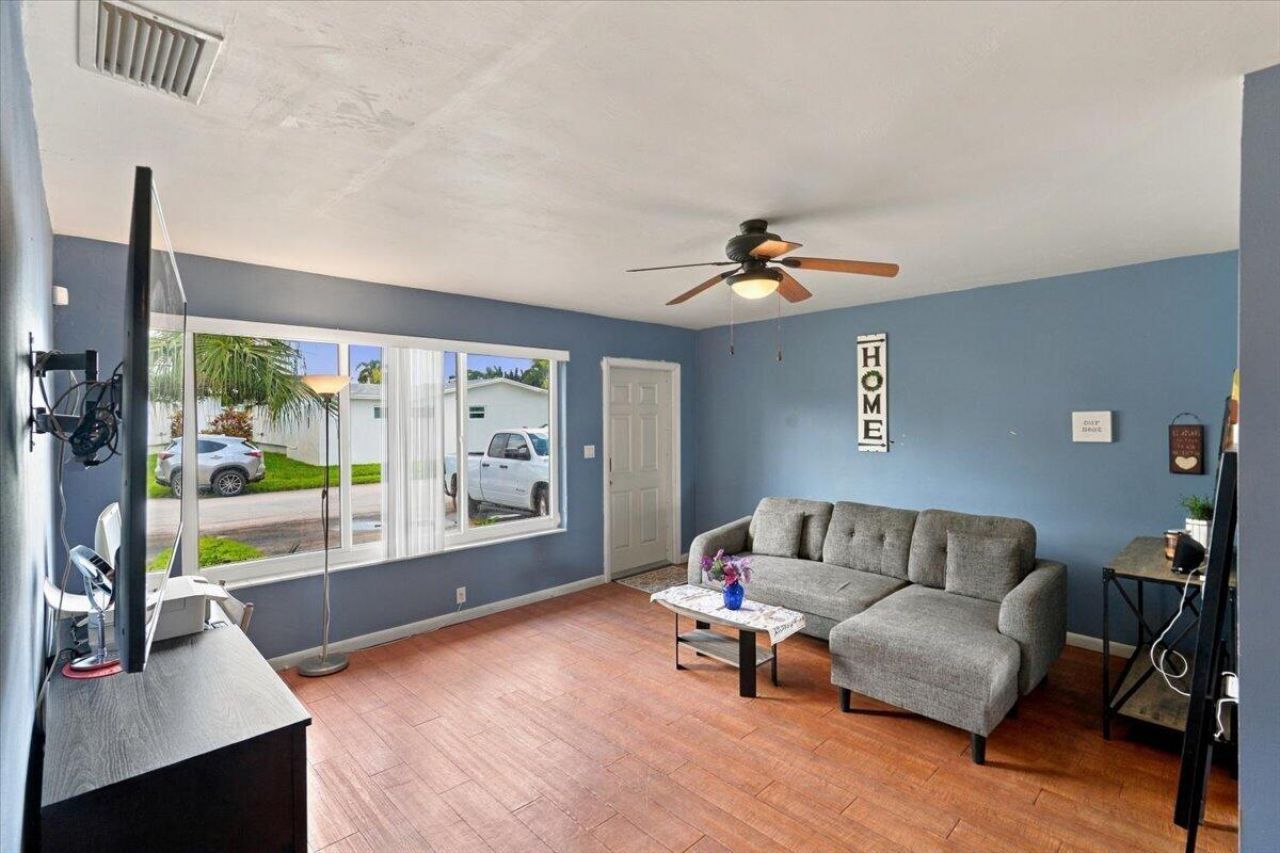 2294 NW 81st Terrace, Sunrise, FL 33322 Photo