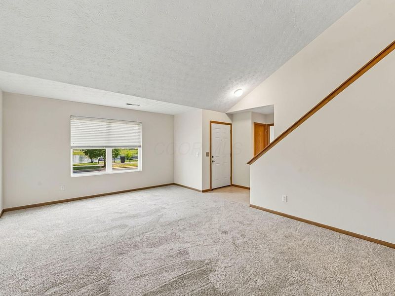 1405 Cedar Rapids Drive, Columbus, OH 43228 Photo 8