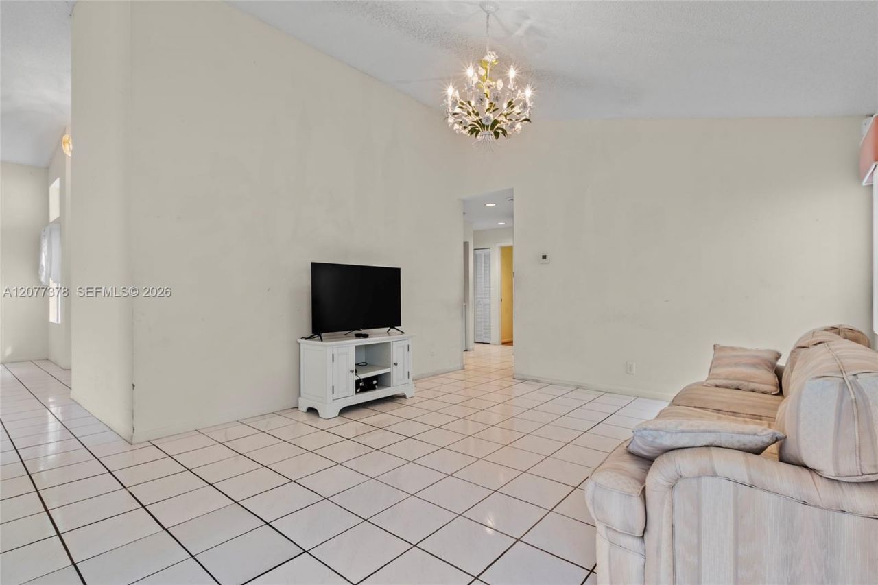 113 W Bayridge Dr, Weston, FL 33326 Photo