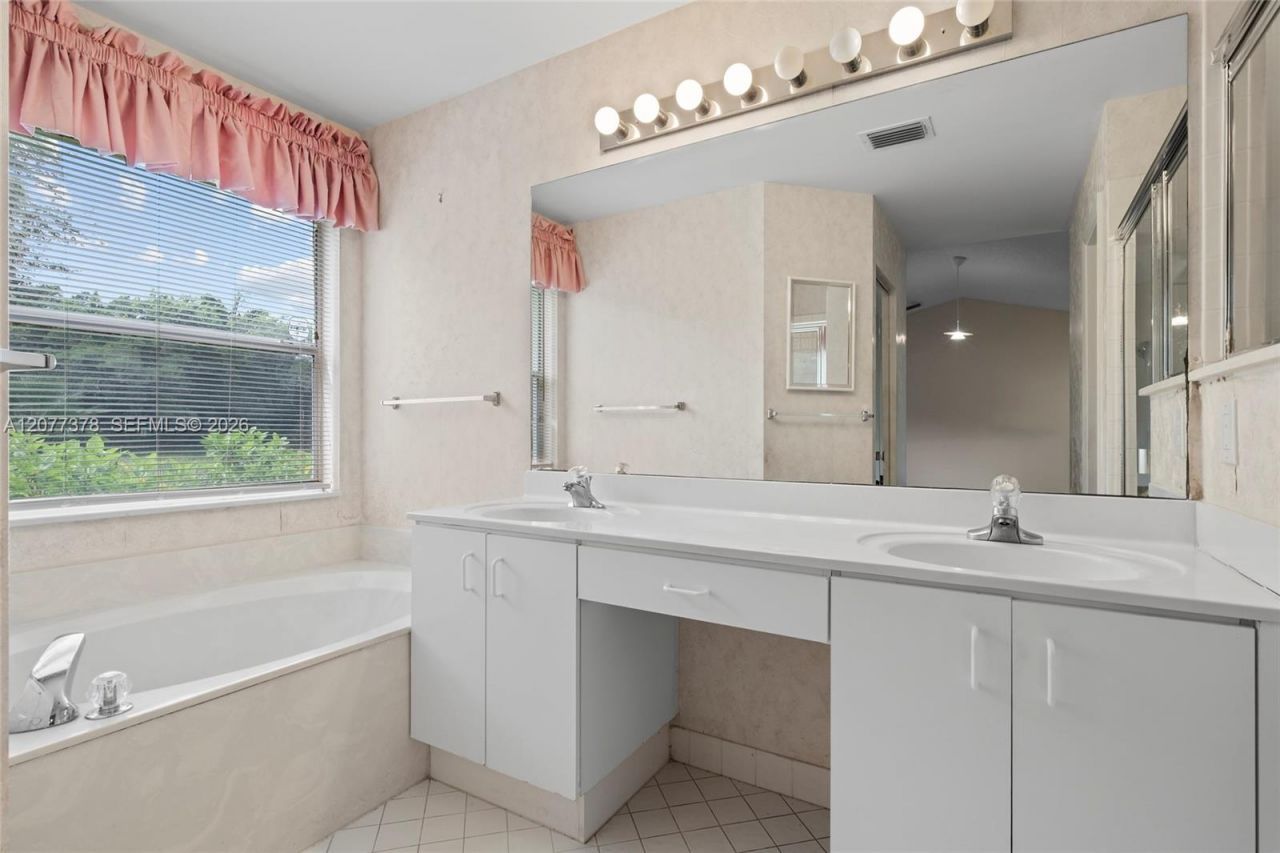 113 W Bayridge Dr, Weston, FL 33326 Photo
