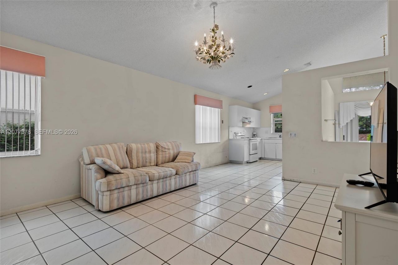 113 W Bayridge Dr, Weston, FL 33326 Photo