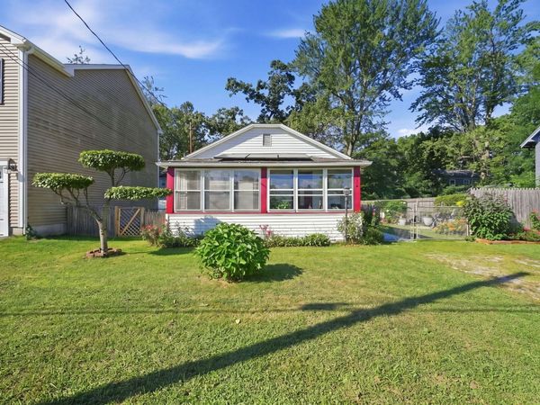 114 Hood St, Springfield, MA 01109