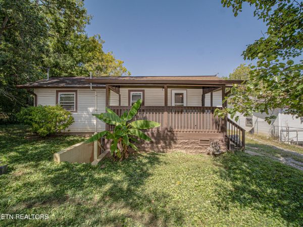 1603 Willoughby Rd, Knoxville, TN 37920