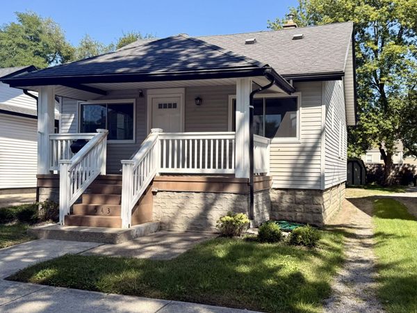 543 E Saratoga Street, Ferndale, MI 48220