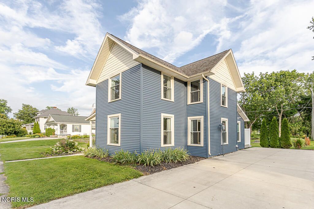24269 W 2nd Street, Grand Rapids, OH 43522 Main Photo
