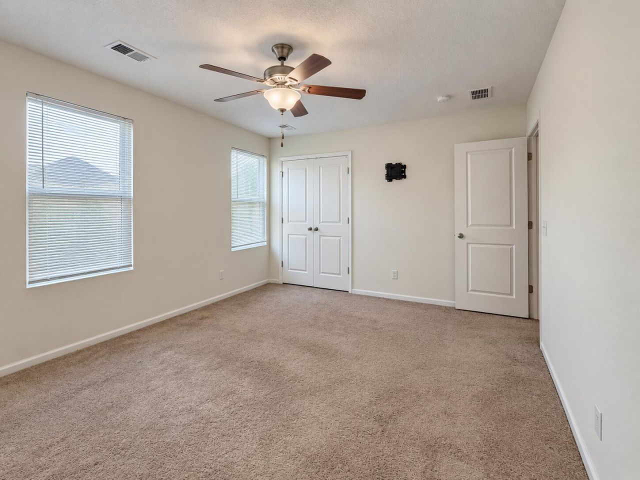 391 Flyway Road Photo 7