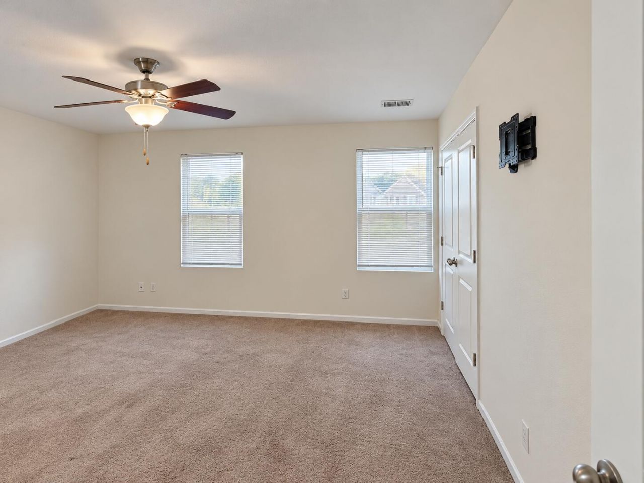 391 Flyway Road Photo 8