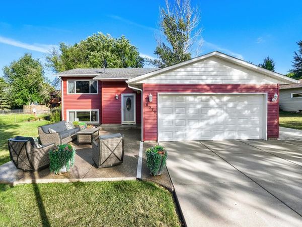 6078 Kalland Drive NE, Albertville, MN 55301
