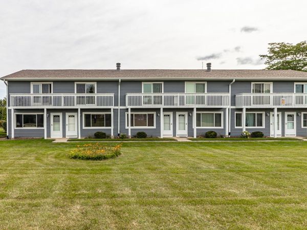 17346 W Maple Lane , Gurnee, IL 60031