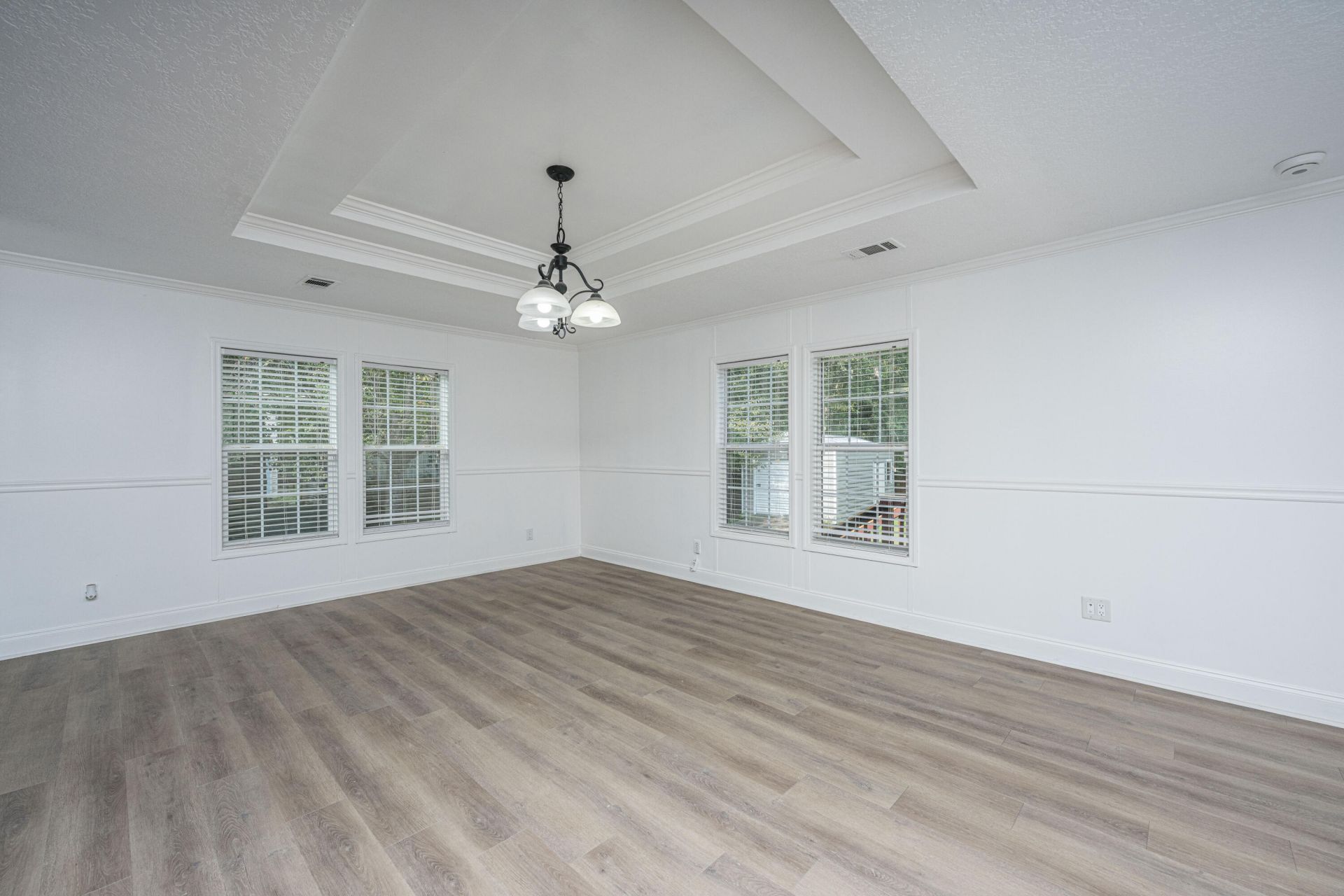 215 Hines Drive Photo 14