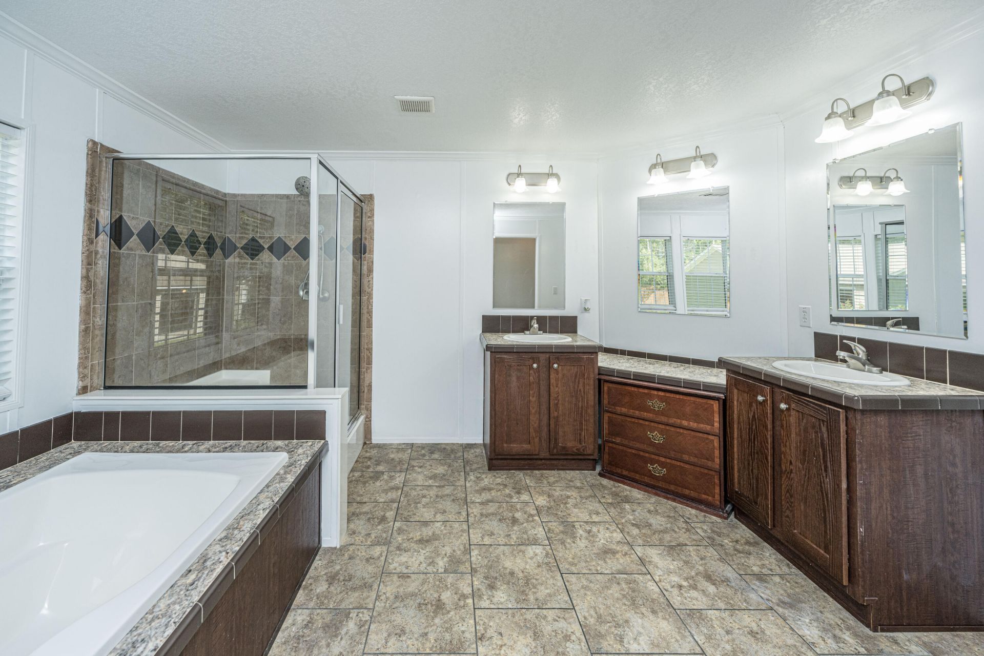 215 Hines Drive Photo 29