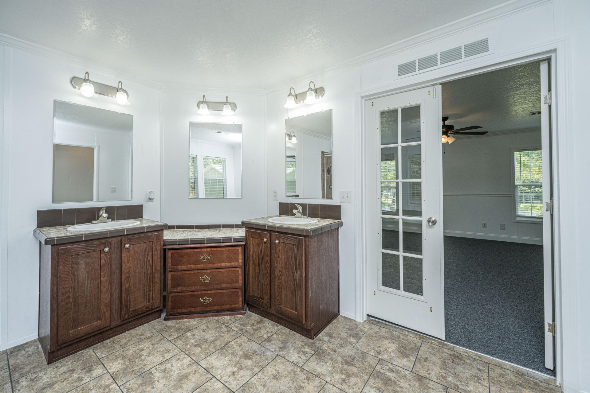 215 Hines Drive Photo 30