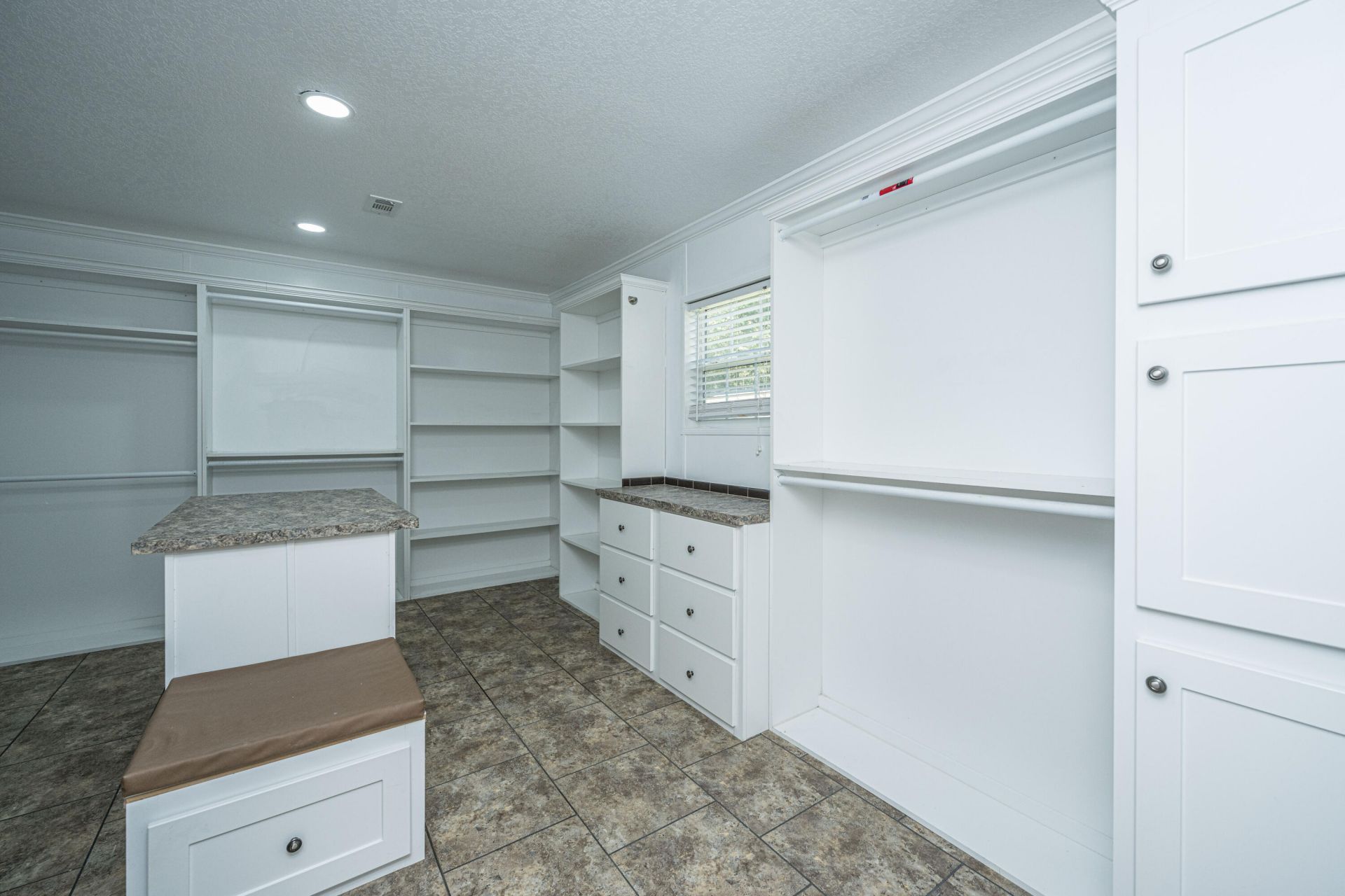 215 Hines Drive Photo 32