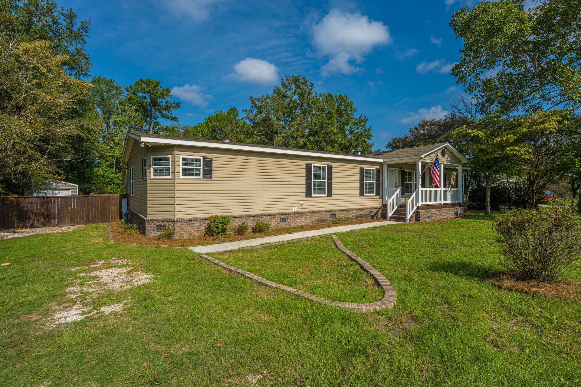 215 Hines Drive Photo 4