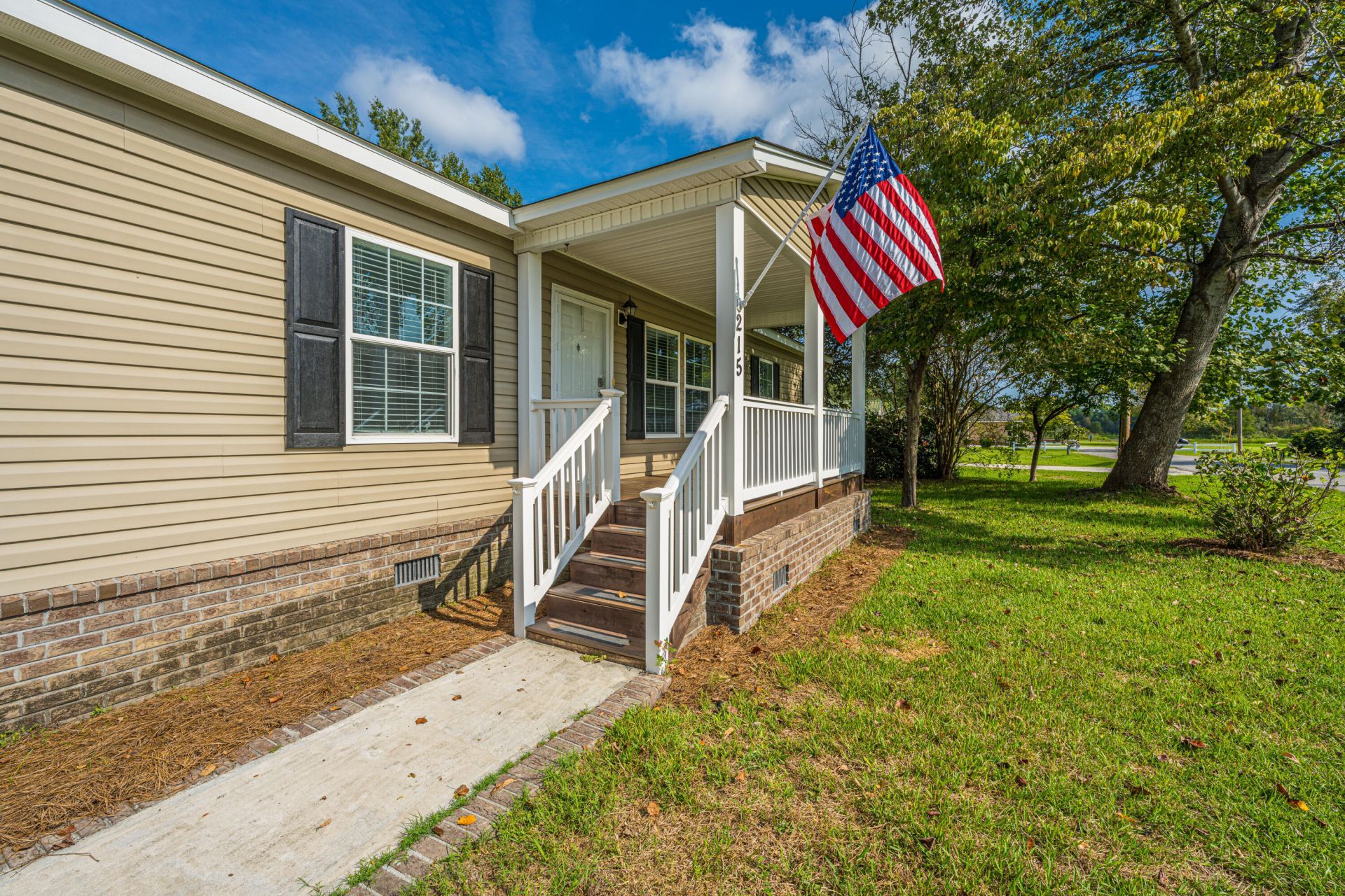 215 Hines Drive Photo 6