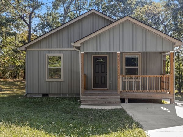 205 Cavender Street , La Fayette, GA 30728