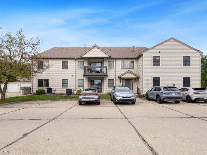8528 Spencer Court, North Ridgeville, OH 44039 Photo 2