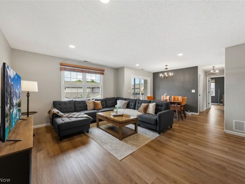8528 Spencer Court, North Ridgeville, OH 44039 Photo 6