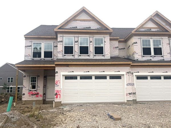 656 South Port Drive , Avon Lake, OH 44012