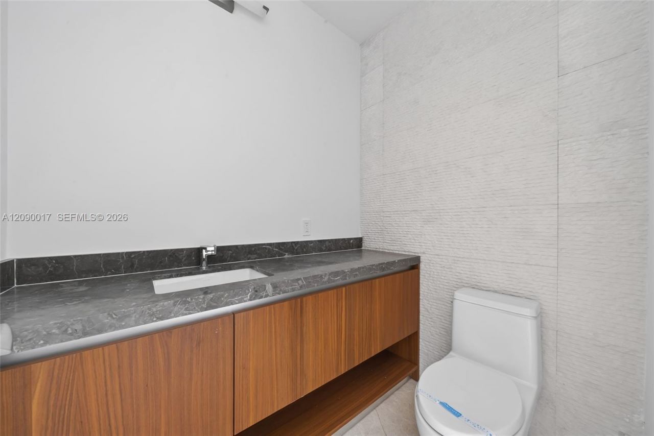 175 SE 25 Rd , Unit 2602, Miami, FL 33129 Photo