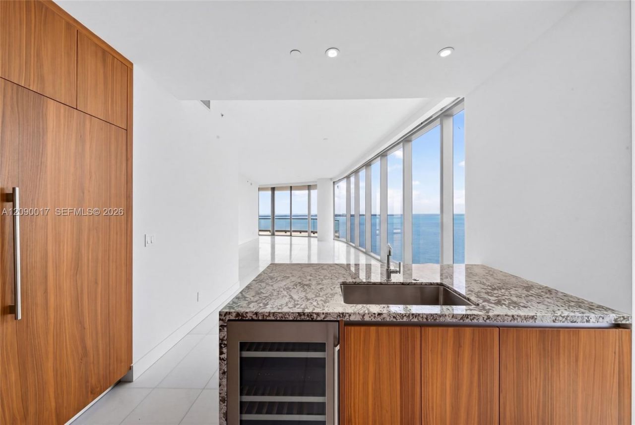 175 SE 25 Rd , Unit 2602, Miami, FL 33129 Photo