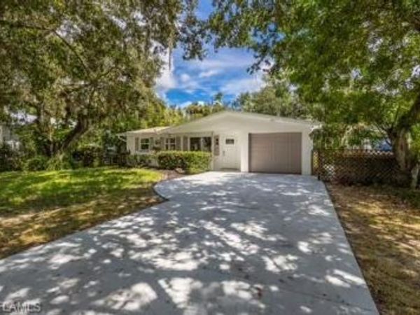 2018 Flamingo DR, NORTH FORT MYERS, FL 33917