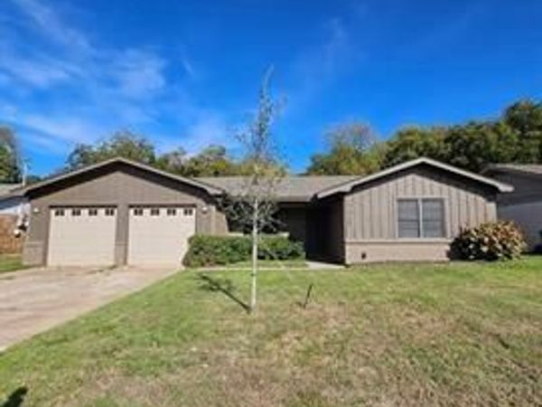 7425 S College Circle, North Richland Hills, TX 76180