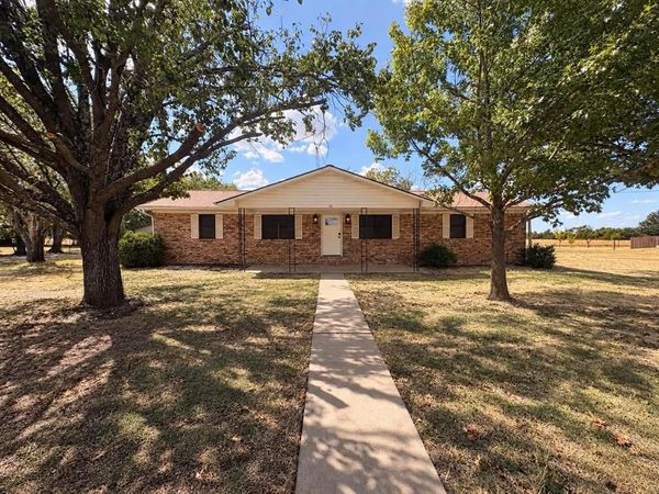 801 N Main St , Dodd City, TX 75438