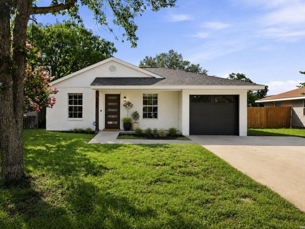 405 GOSS ST, Kerrville, TX 78028