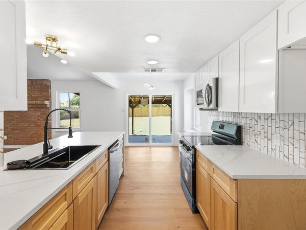 1903 S West DR, Leander, TX 78641