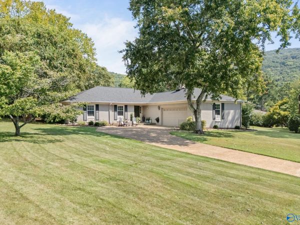 7702 Shadow Bend Drive SE, Huntsville, AL 35802