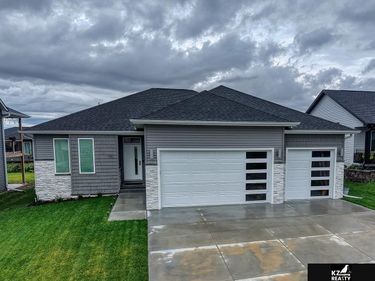733 Middleton Avenue, Lincoln, NE 68521