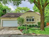 6612 Fernwood Drive, Lisle, IL 60532 primary photo